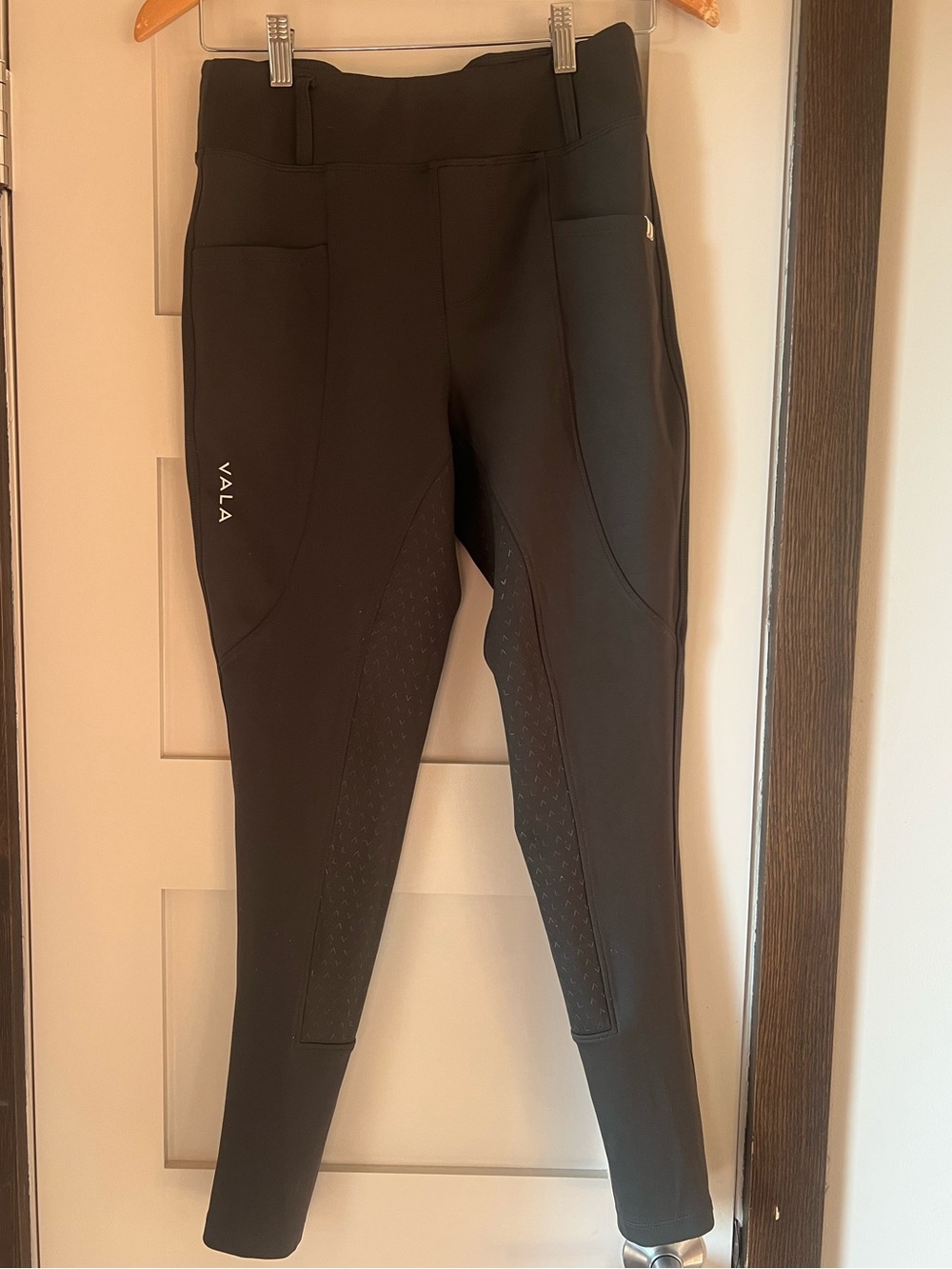 Vala Sculpt and Smooth Riding Breech